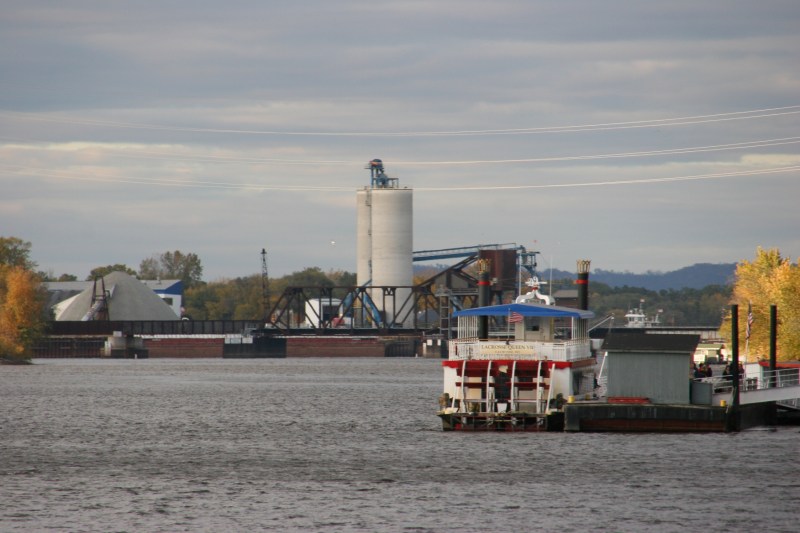 The La Crosse Queen offers cruises on the Mississippi River.