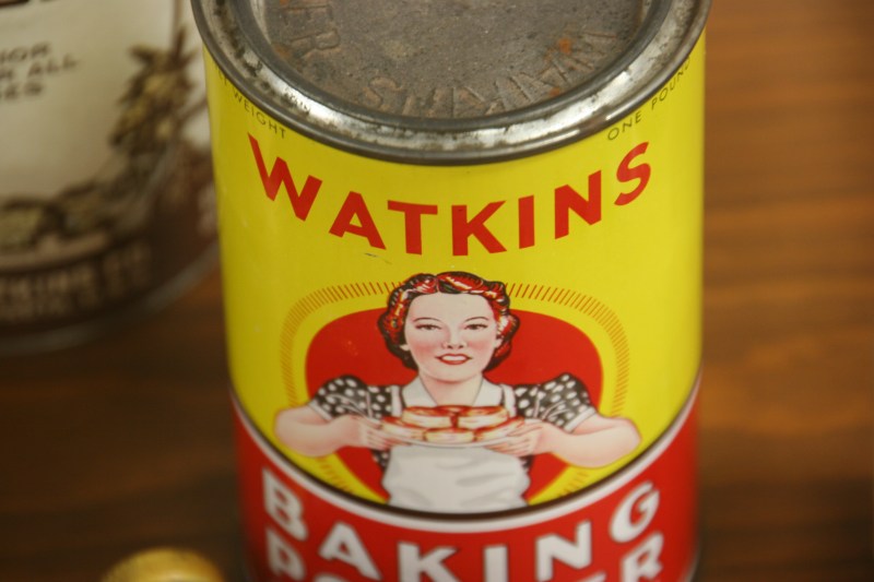 Love the art on this vintage can of Watkins baking powder.