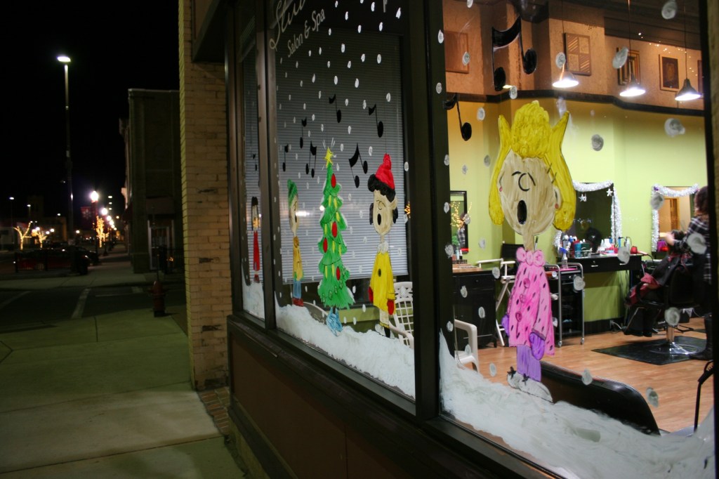 Here's the other side of the Peanuts display at Studio 14.