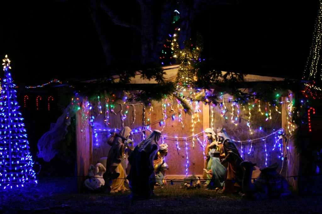 Holiday lights, 9 Nativity
