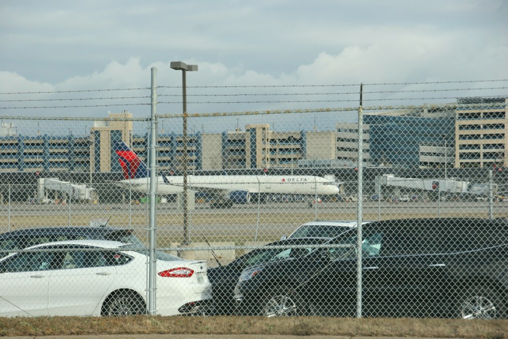 MSP Airport, 14 Delta 1