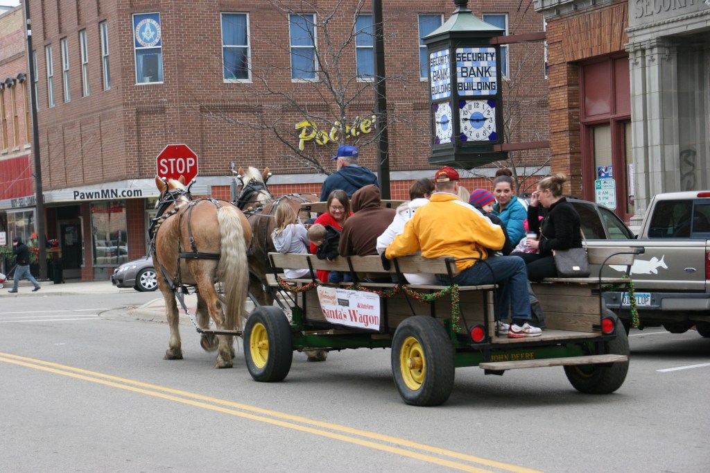 Santa's horse-drawn wagon, 89 near Security Bank clock