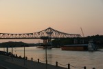 Mississippi River in Winona, 366 barge &&nbsp;bridge