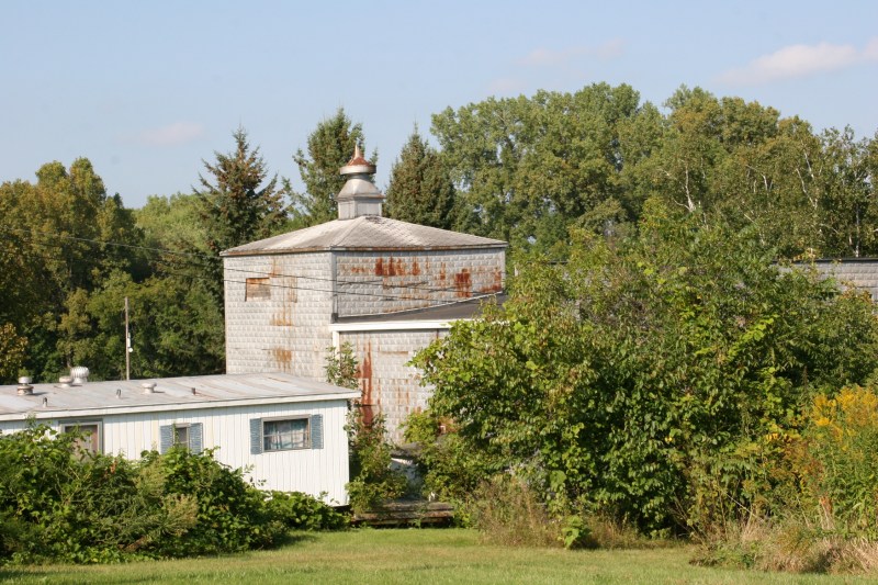 An unidentified building near the schoolhouse.