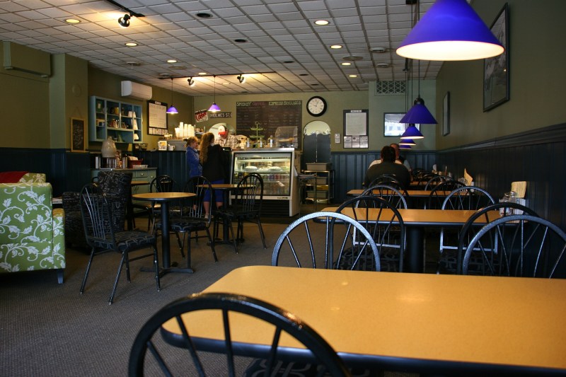 Although a small eatery, Area 57 had plenty of space when we dined there on a Saturday around noon.