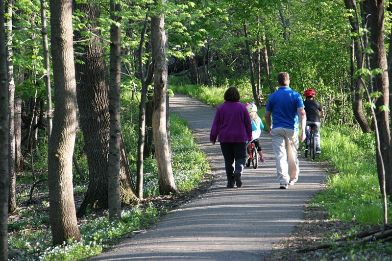 River Bend Nature Center, 36 family on trail