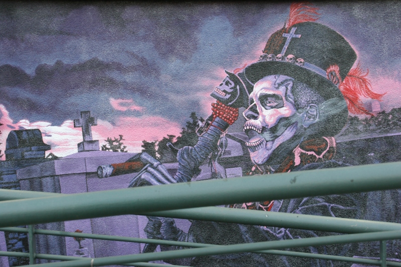 This mural at Muddy Waters Kitchen and Bar plays on the New Orleans BBQ and soul food served there.