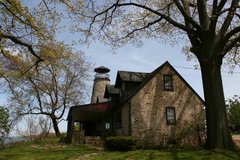I moved closer to the lighthouse keeper's house, until I realized this was private property.