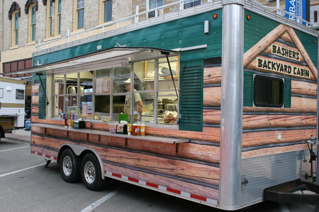 A local restaurant set up its food trailer along Central Avenue.