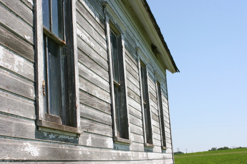 Windows need repair/replacing.