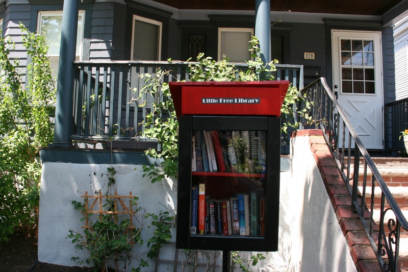 I was delighted to find a Little Free Library near my son's apartment.
