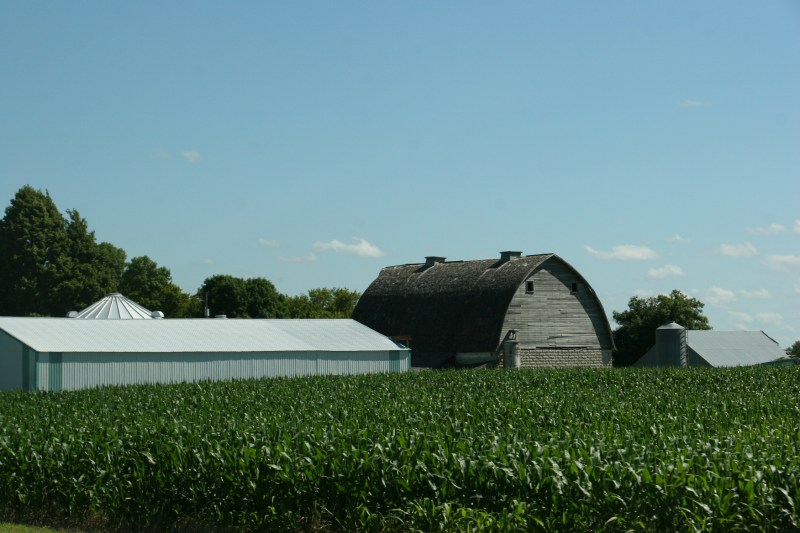 Barn, 109 east of Wabasso along US 71