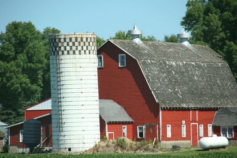Barn, 117 red barn along US Hwy 71 south of Redwood Falls