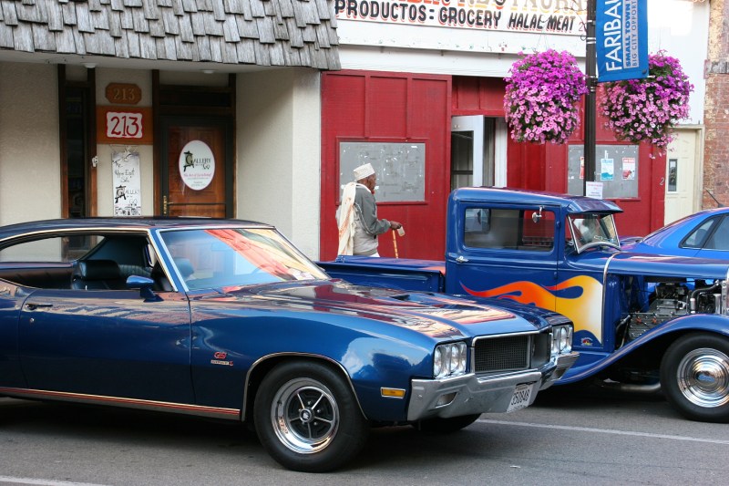 Car Cruise Night, 17 man passing through