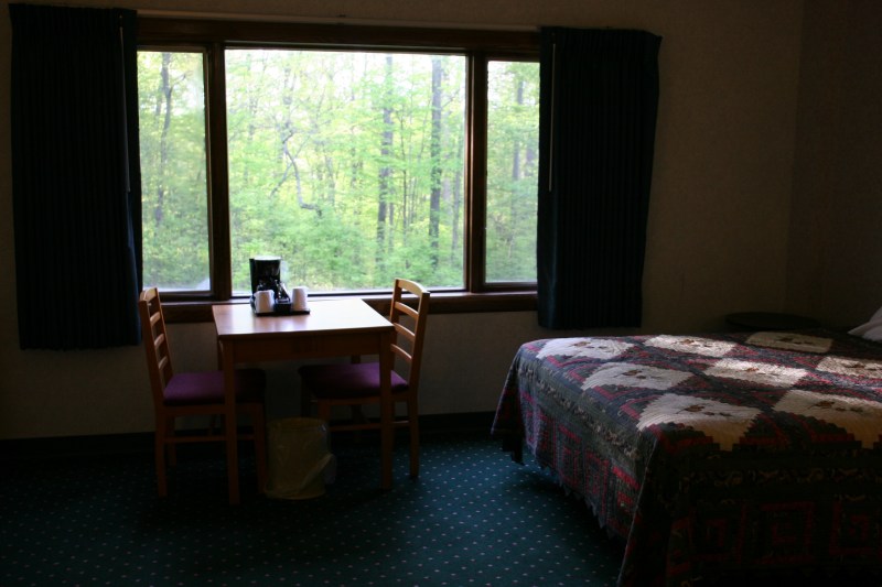 The decor is a bit dated and the bedspread showing wear. But the room was clean, the bed comfortable, the setting beautiful and the 