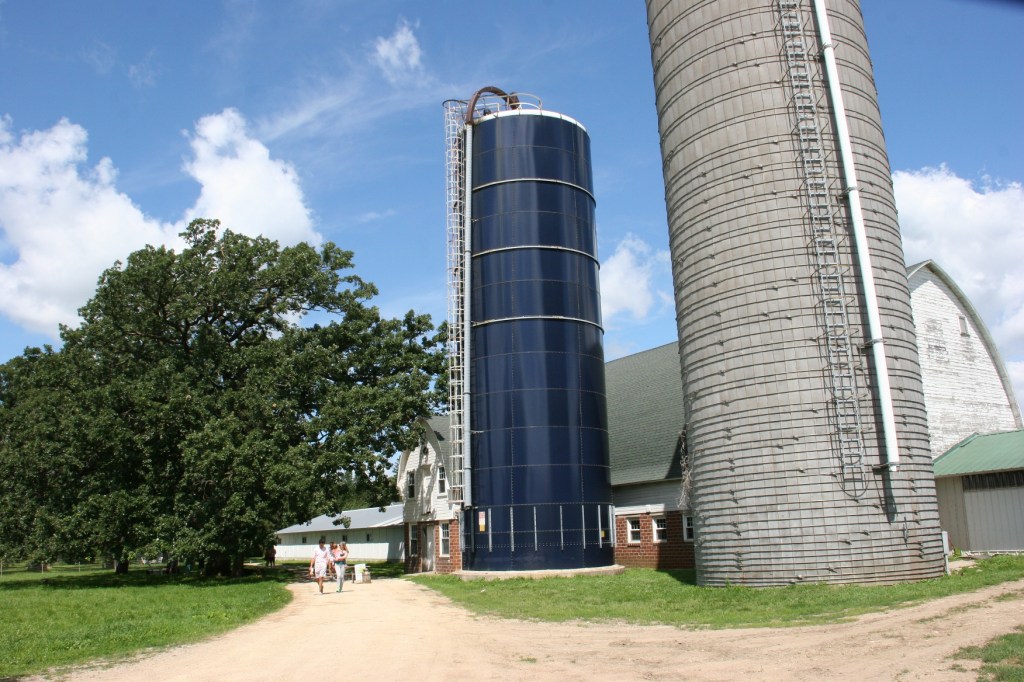 Shepherd's Way Farms, 106 silos & barn