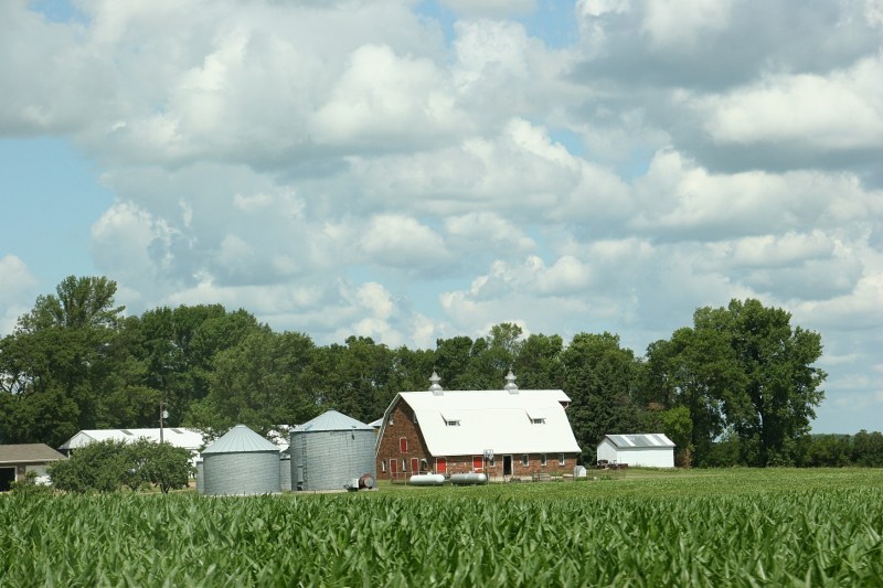 Sky in sw MN, 23 corn, barn & bins
