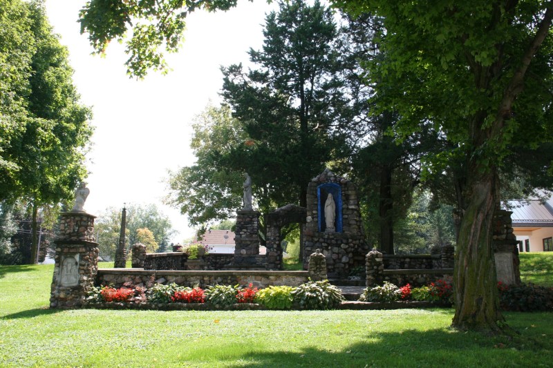 holy-trinity-grotto-42-overview-of