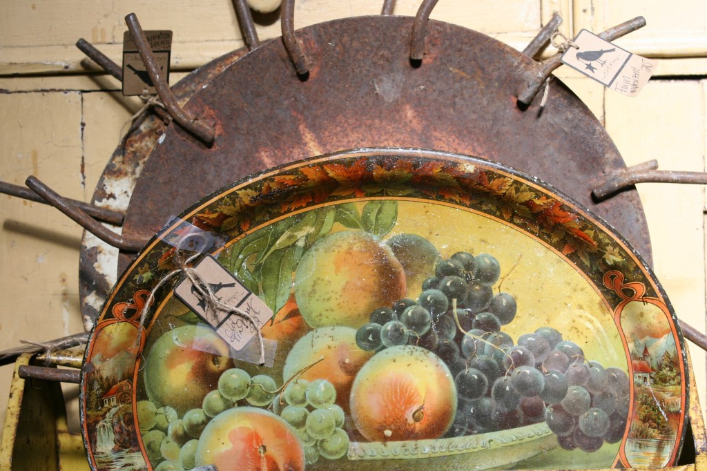 antique-shop-27-fruit-tray