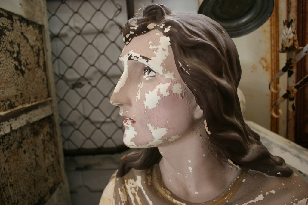 antique-shop-40-statue