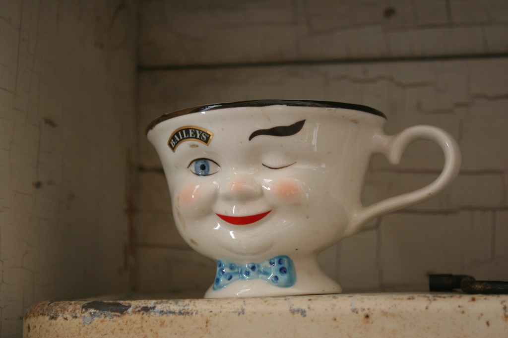 antique-shop-58-coffee-cup