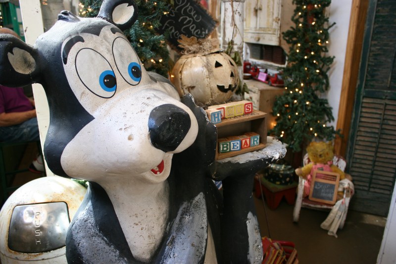 antique-shop-78-hamms-beer-bear