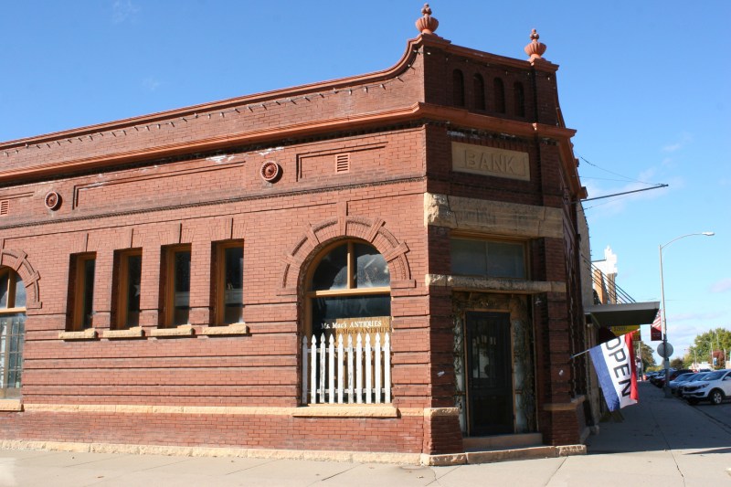 antique-shop-85-exterior