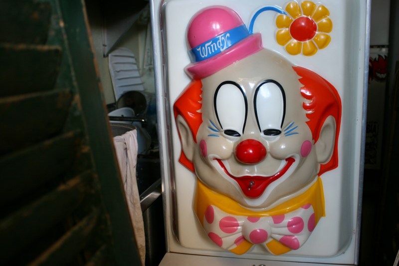 Ron, proprietor at Ms. Mac's Antiques, showed me this clown tucked into a storage room. It's a 1940s balloon machine.