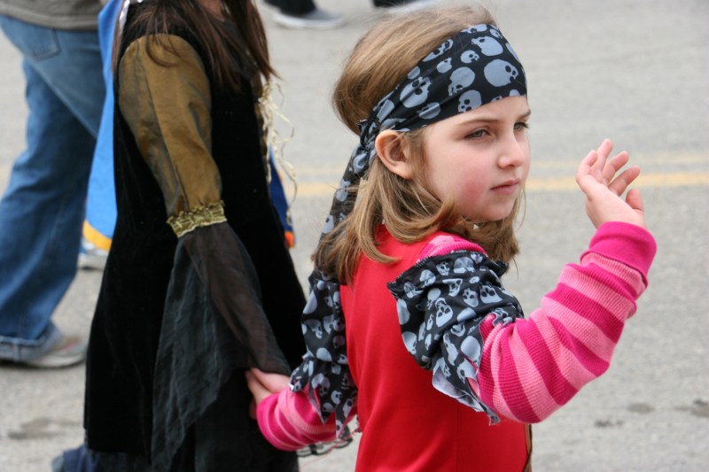 costume-parade-204-close-up-of-girl-waving