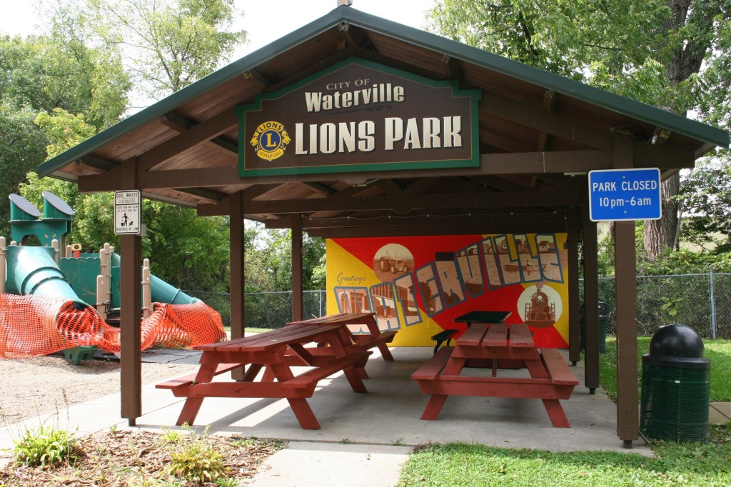 mural-in-waterville-36-shelterhouse-mural