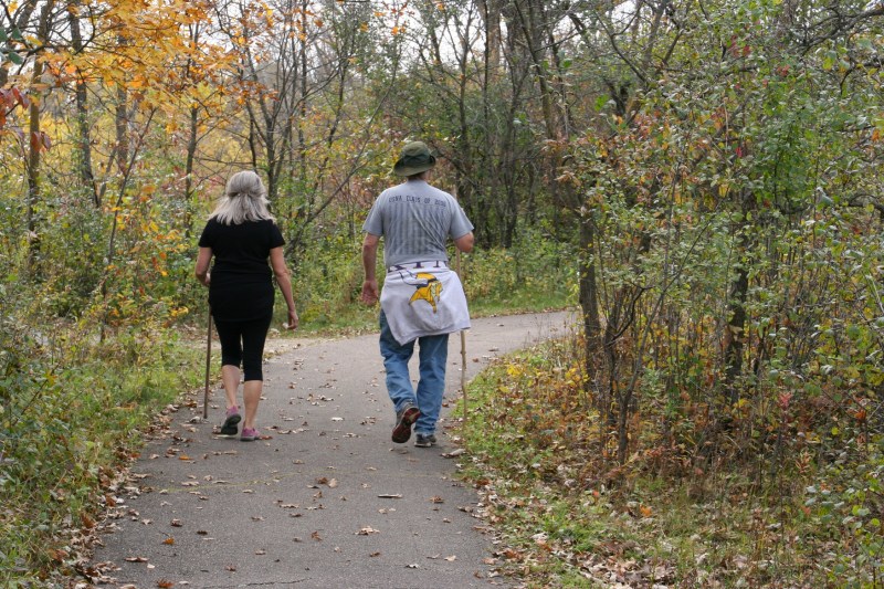 river-bend-40-couple-walking