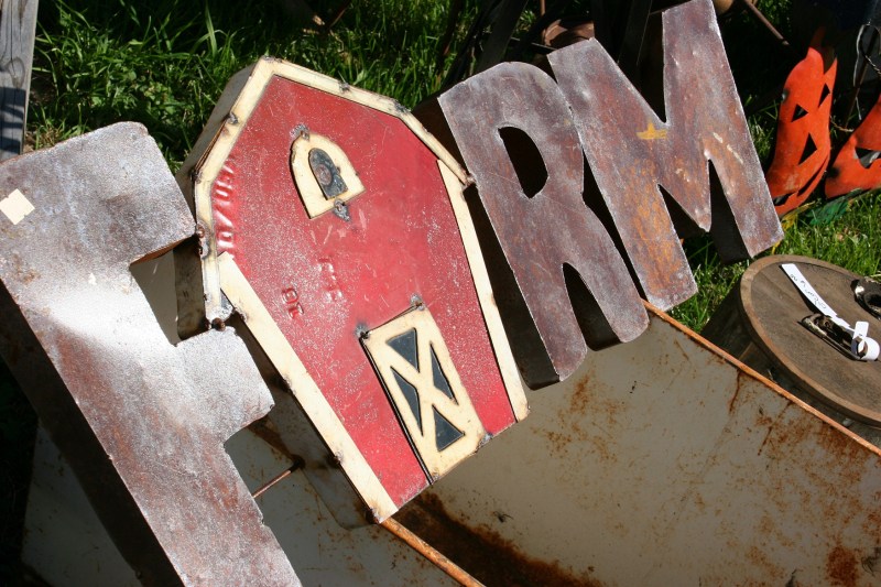 rustic-hinge-sale-90-farm-sign
