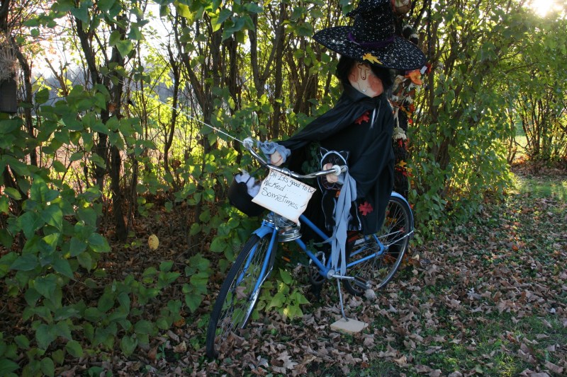 scarecrow-contest-256-riding-bike