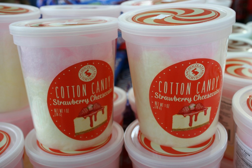 oddities-361-cotton-candy-in-a-bucket