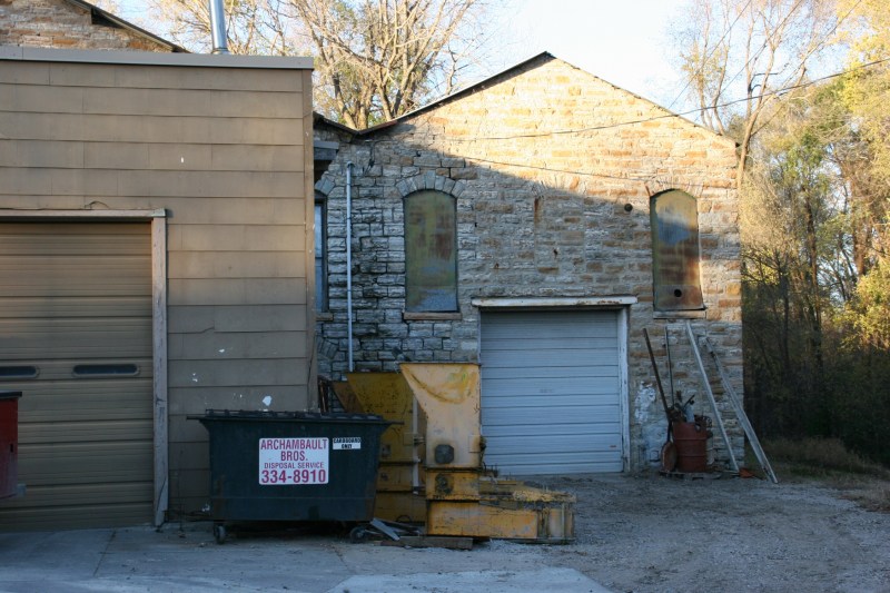 trail-3-limestone-buildings-up-close