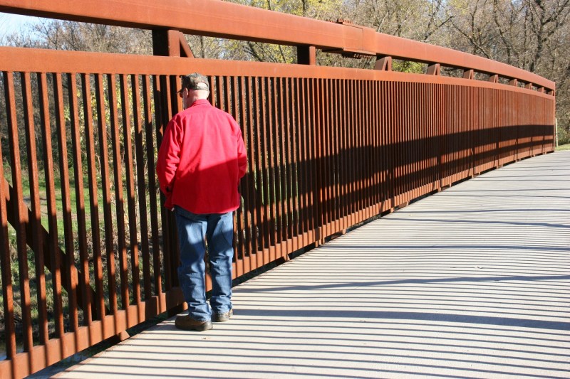 zumbro-river-221-randy-on-bridge