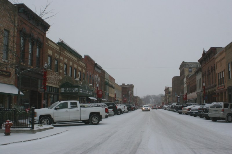 Faribault's Central Avenue from Fourth Street south.