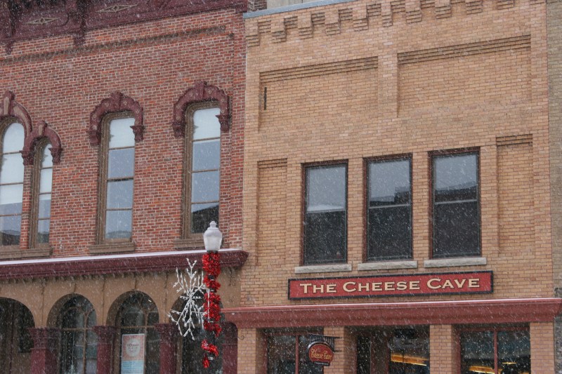 snowing-in-downtown-faribault-184