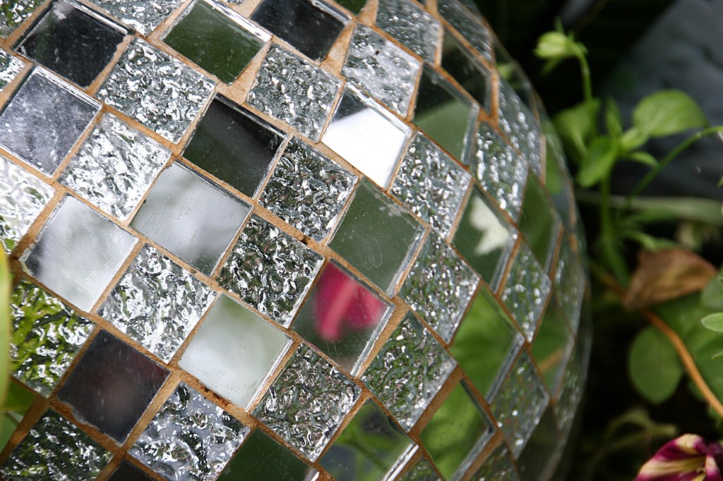 paine-gardens-113-kaleidoscope-ball