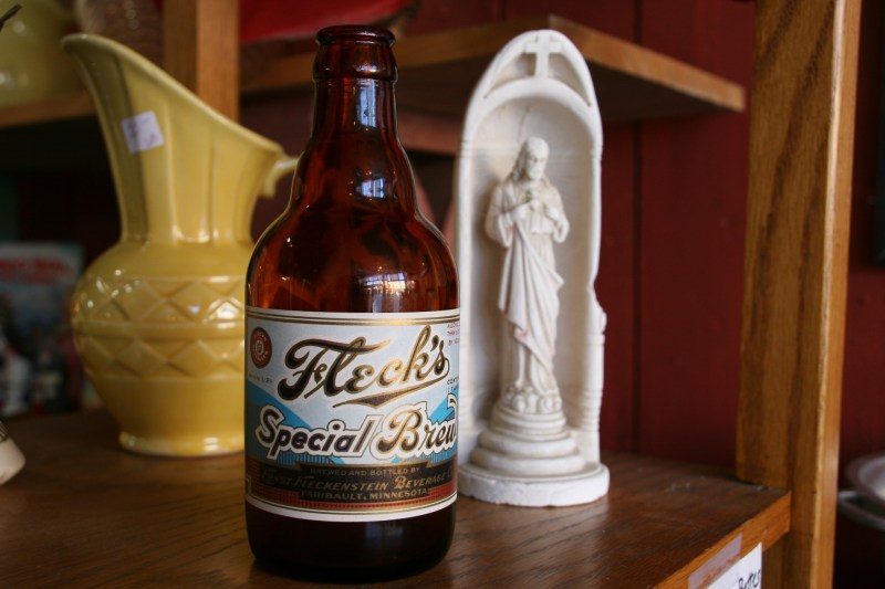 antique-shop-103-flecks-beer-bottle