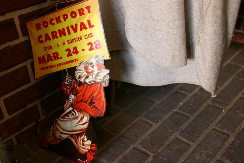 antique-shop-106-clown-graphic