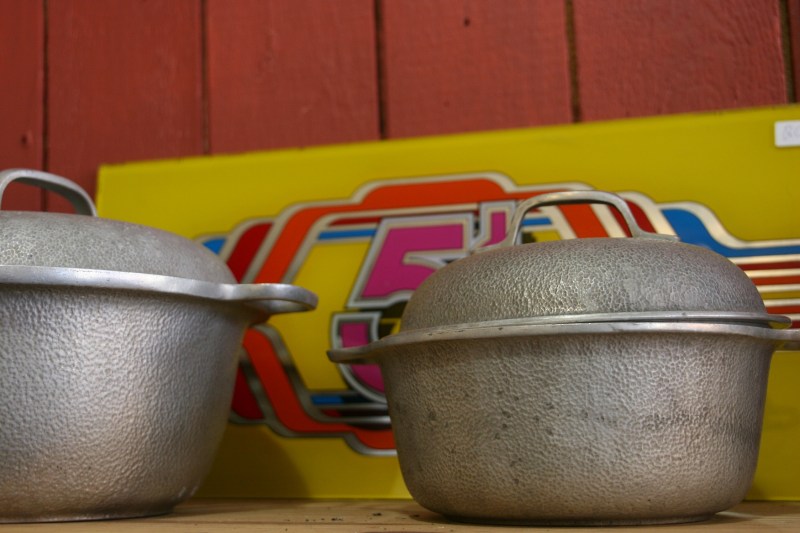 antique-shop-108-kettles